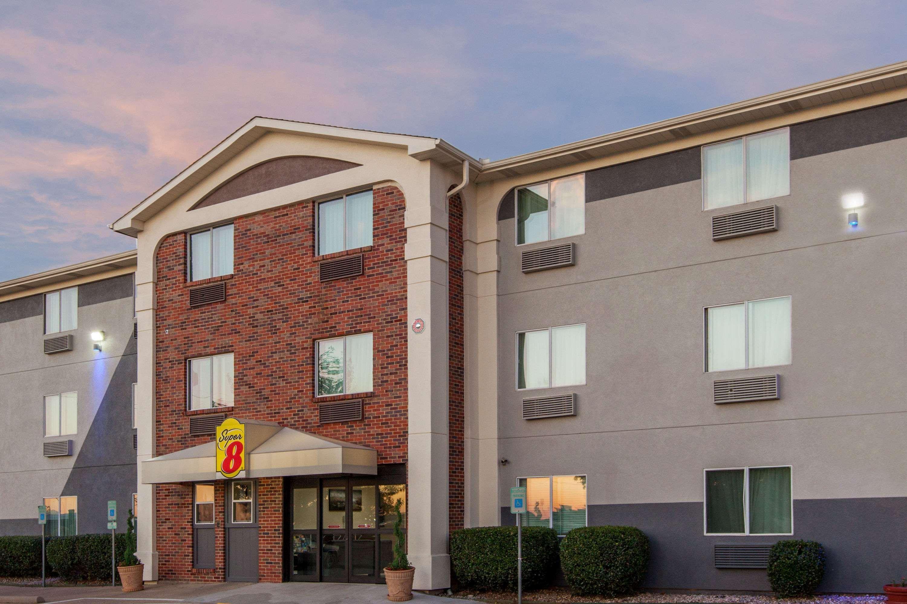 Super 8 By Wyndham Bedford Dfw Airport West Motel Buitenkant foto