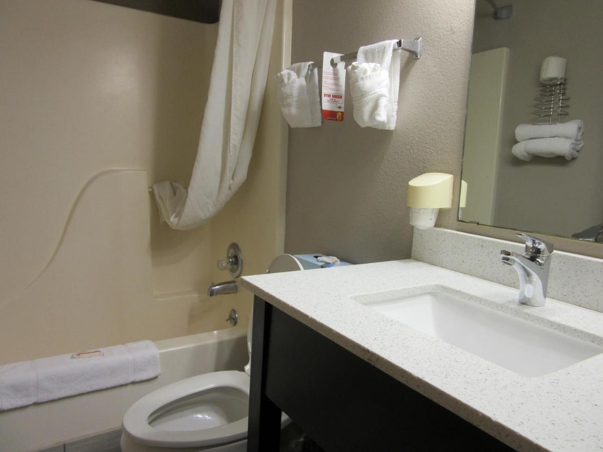 Super 8 By Wyndham Bedford Dfw Airport West Motel Buitenkant foto