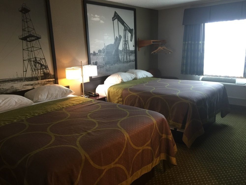 Super 8 By Wyndham Bedford Dfw Airport West Motel Buitenkant foto
