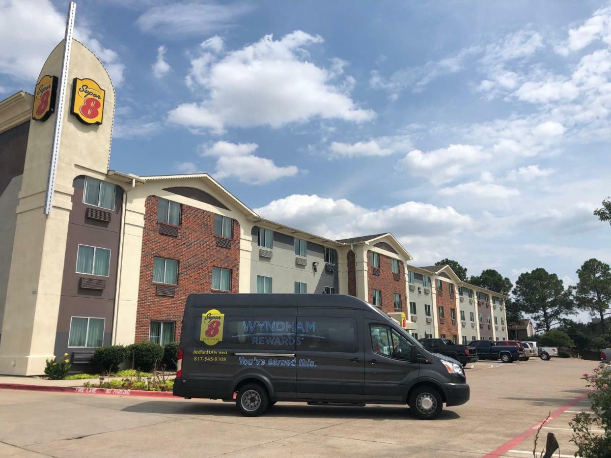 Super 8 By Wyndham Bedford Dfw Airport West Motel Buitenkant foto